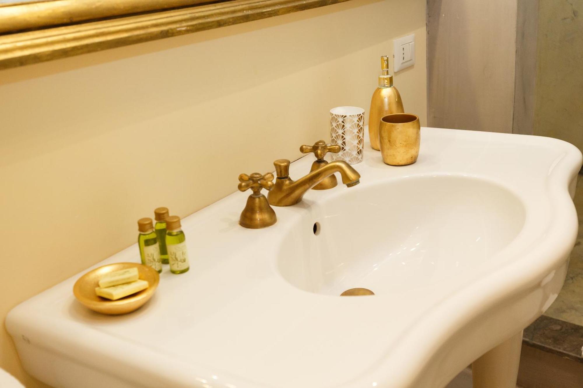 Bb 22 Charming Rooms & Apartments Palermo Exterior photo