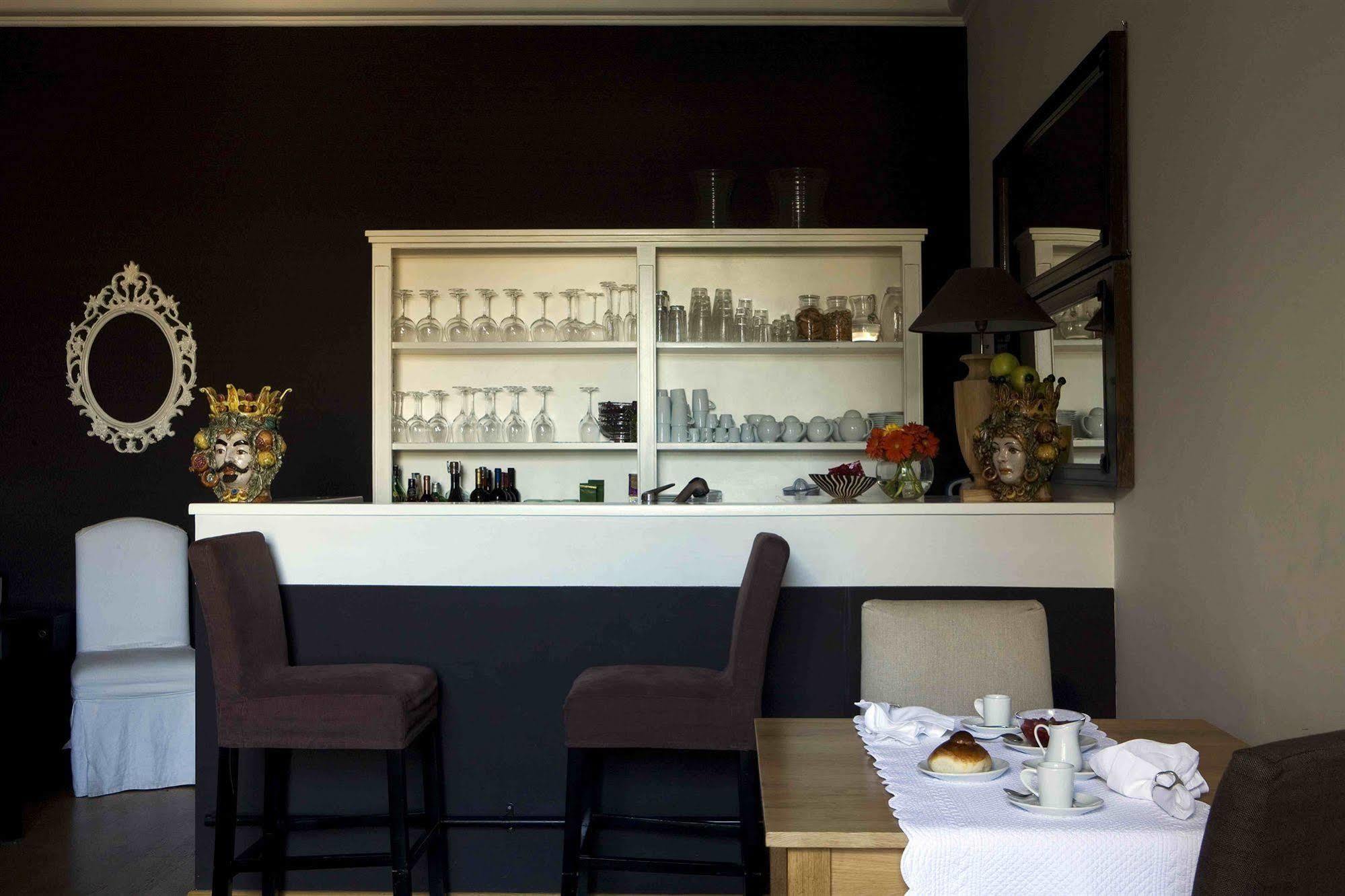 Bb 22 Charming Rooms & Apartments Palermo Exterior photo